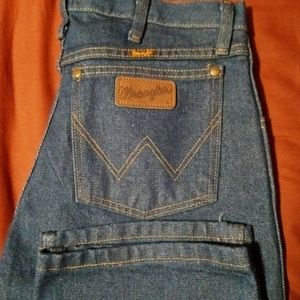 Wrangler 33x34 Premium Performance blue jeans NWOT
